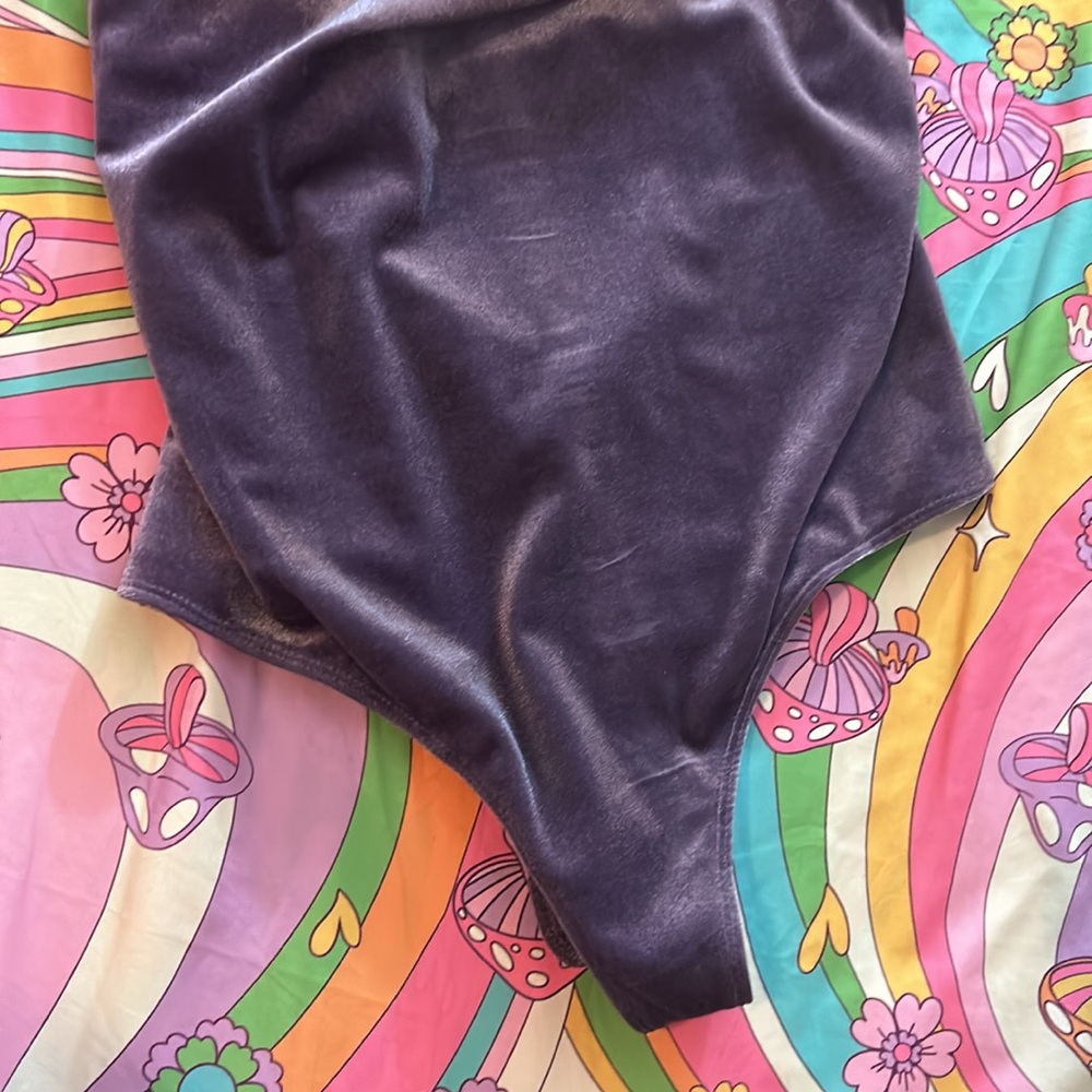 Cowl play velvet bodysuit - Picture 6 of 6